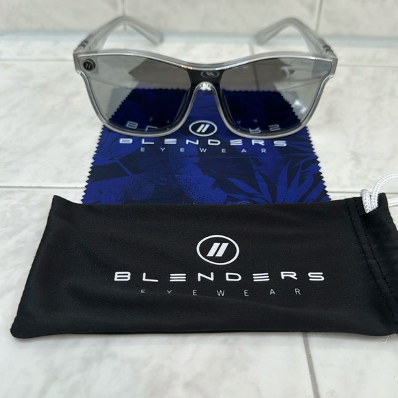 Men’s Blenders Eyewear Millenia DX - Picture 1 of 3